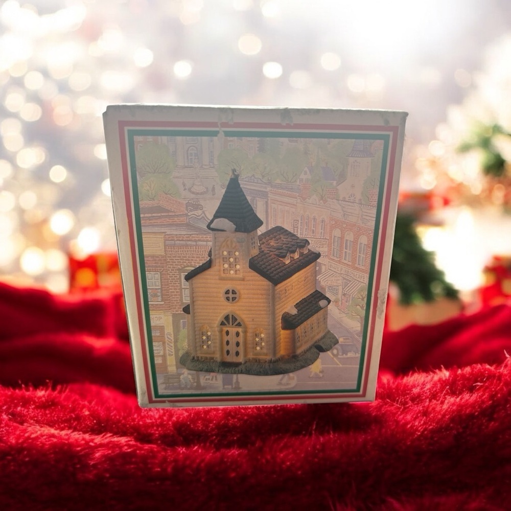 Home Town America Collection Church w/ Steeple Porcelain Christmas Village 1993‎
